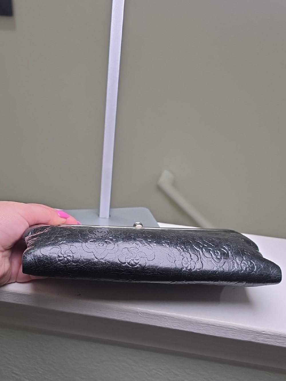 HOBO Black Leather Floral Embossed "Lauren" Double Snap Fold Open Clutch EUC - Picture 8 of 15